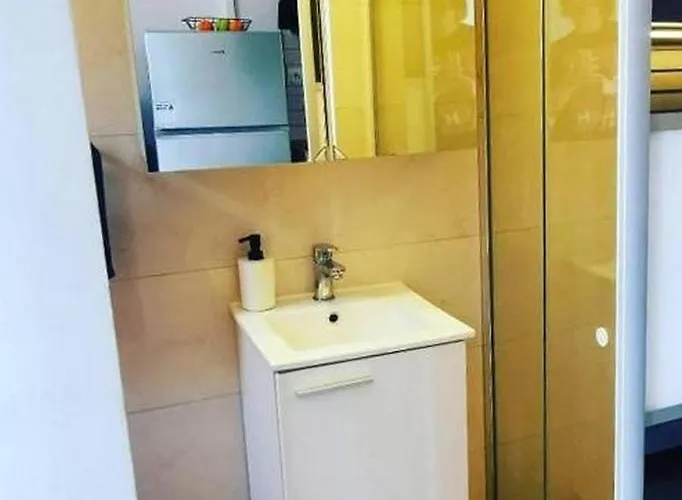 Lägenhet With Parking Space - 23962 Vir