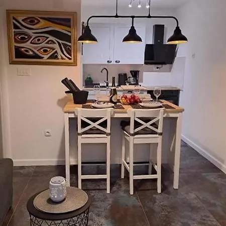 Apartment With Parking Space - 23962 Vir